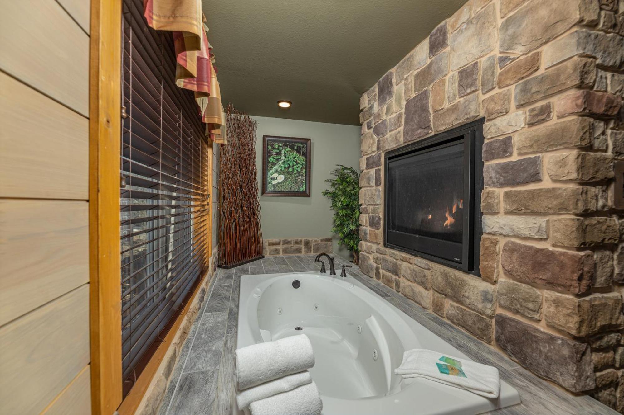 Wet And Wild By Eden Crest Chalet *